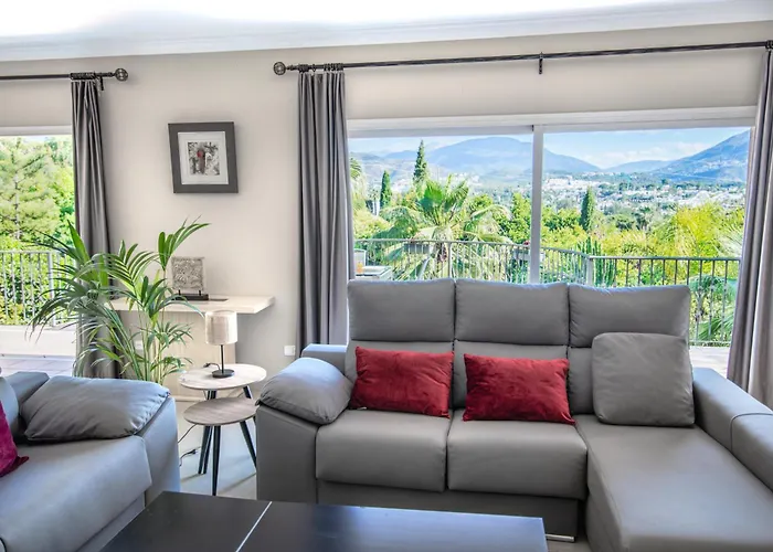Spacious 10Guest Villa In Puerto Banus With Pool
